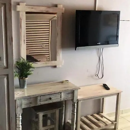 Bay * Πευκάρι